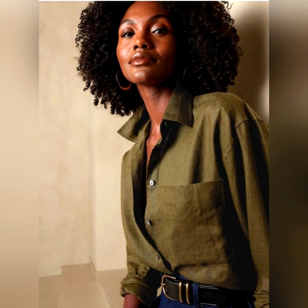 Banana Republic Boxy Cropped Button-Up Shirt